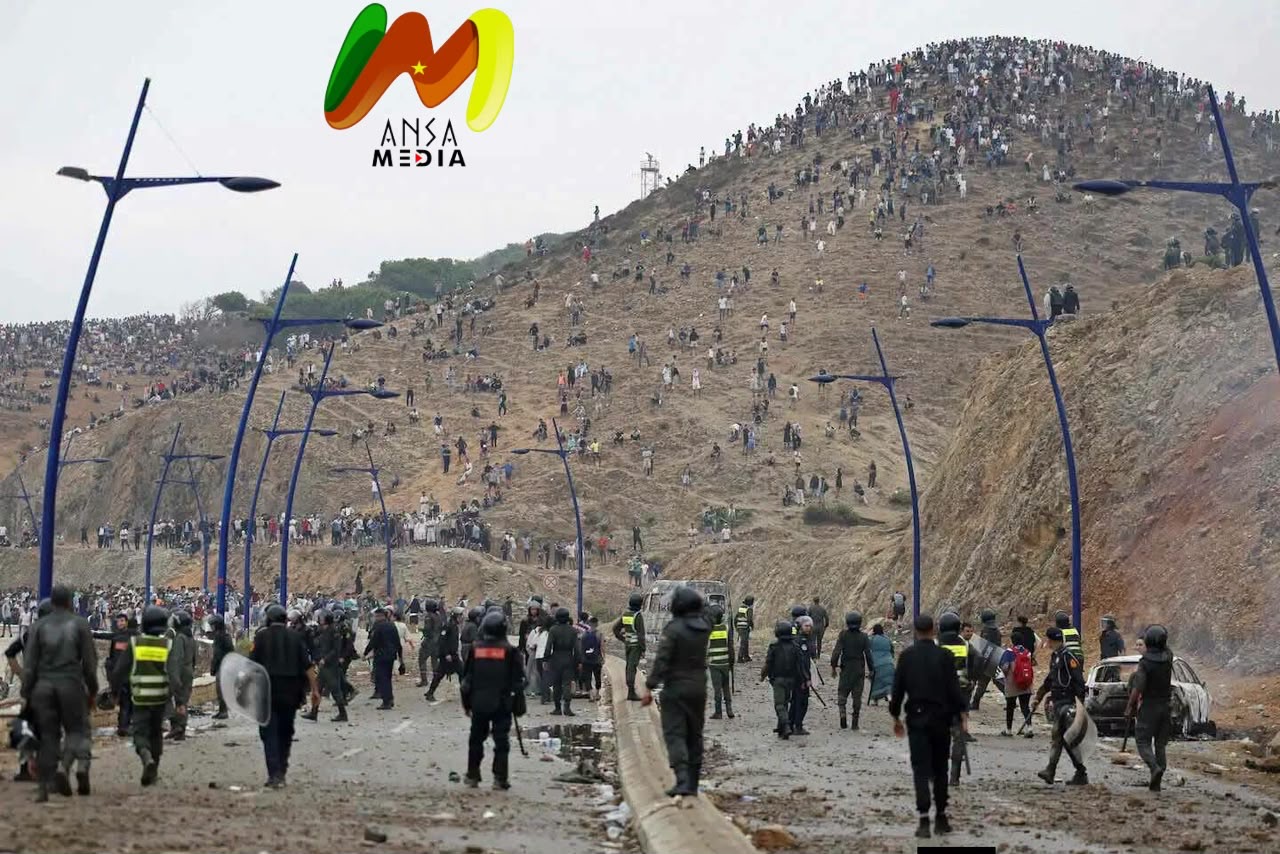 près de 50 000 migrants franchissent la frontière entre le Maroc et Ceuta en 24 heures.